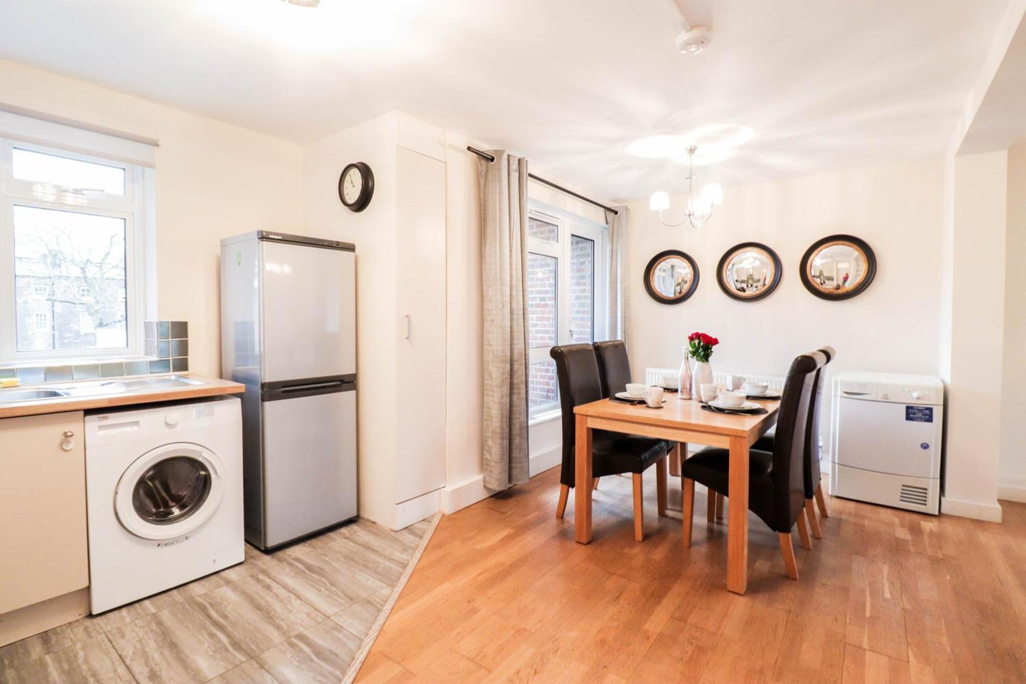 Apartment Bright And Well-kept 2 Bed Flat! Russell Square London