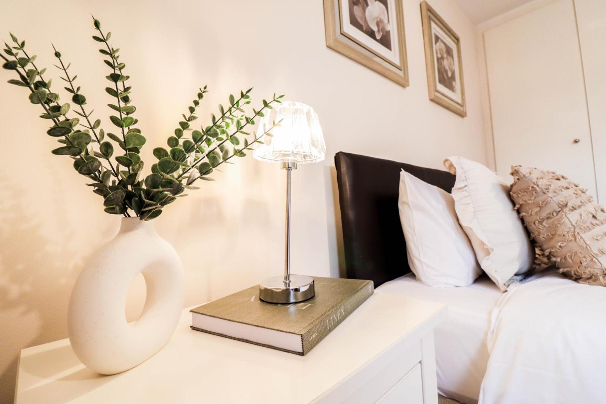 Apartment Bright And Well-kept 2 Bed Flat! Russell Square London
