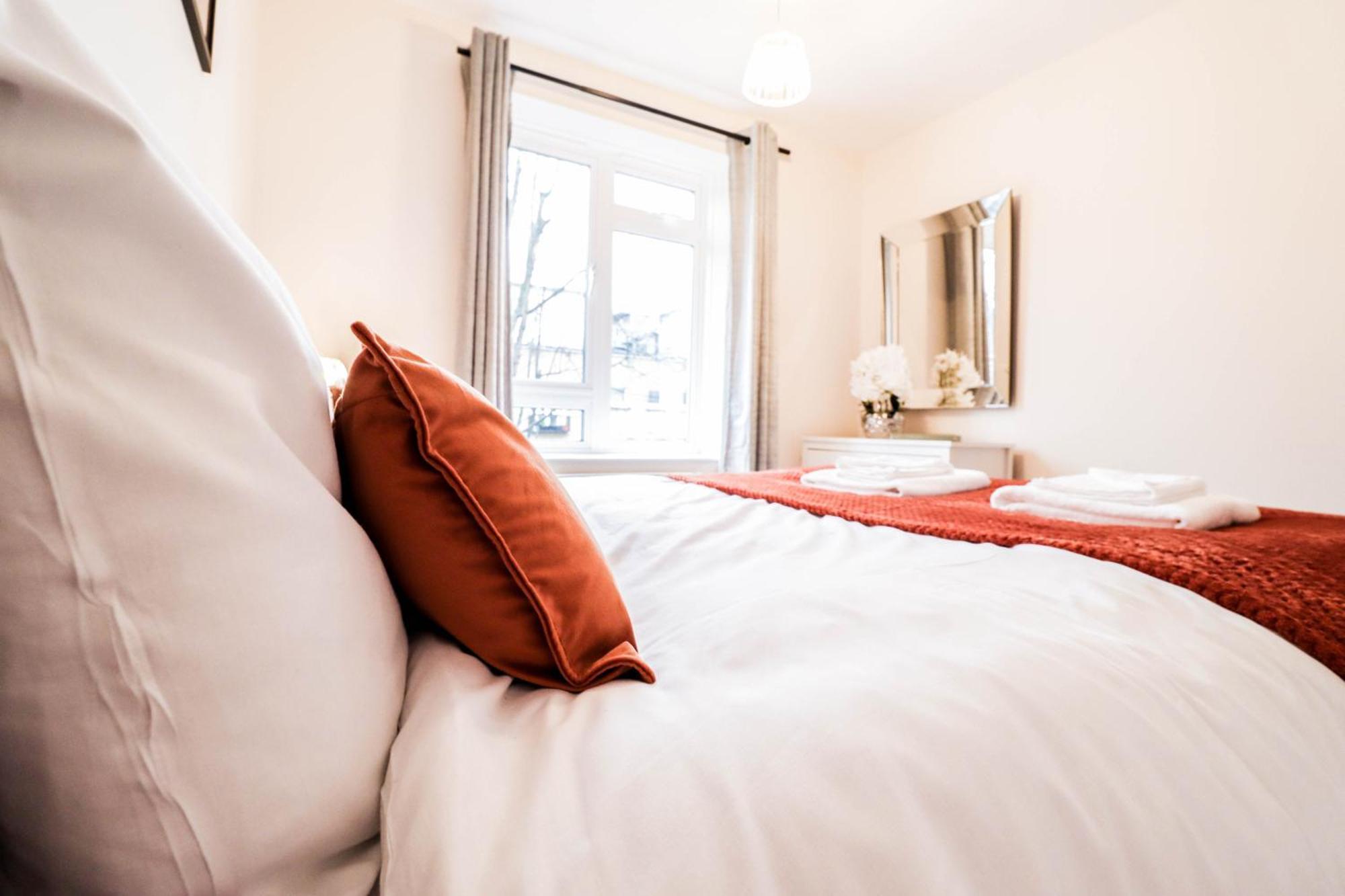 Bright And Well-kept 2 Bed Flat! Russell Square Apartment London