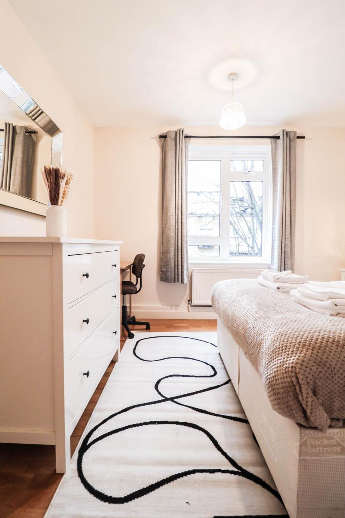 Bright And Well-kept 2 Bed Flat! Russell Square * London